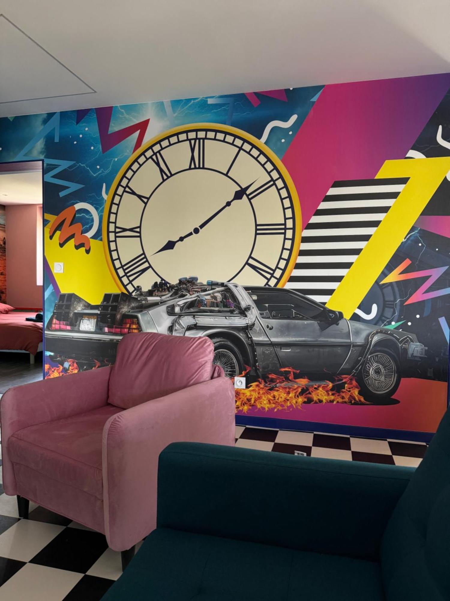 Capsule Retour Vers Le Futur Maubeuge Exterior foto