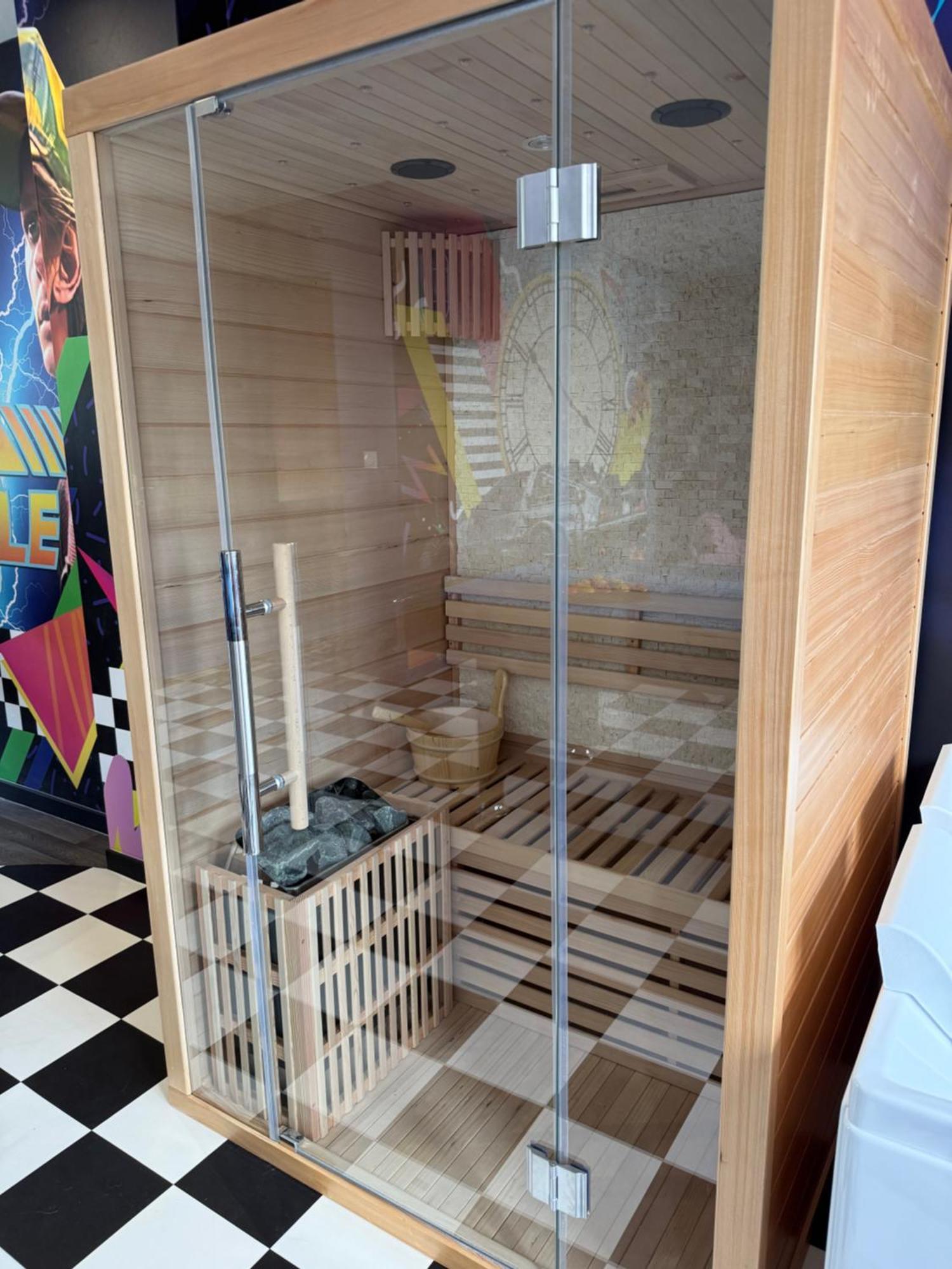 Capsule Retour Vers Le Futur Maubeuge Exterior foto