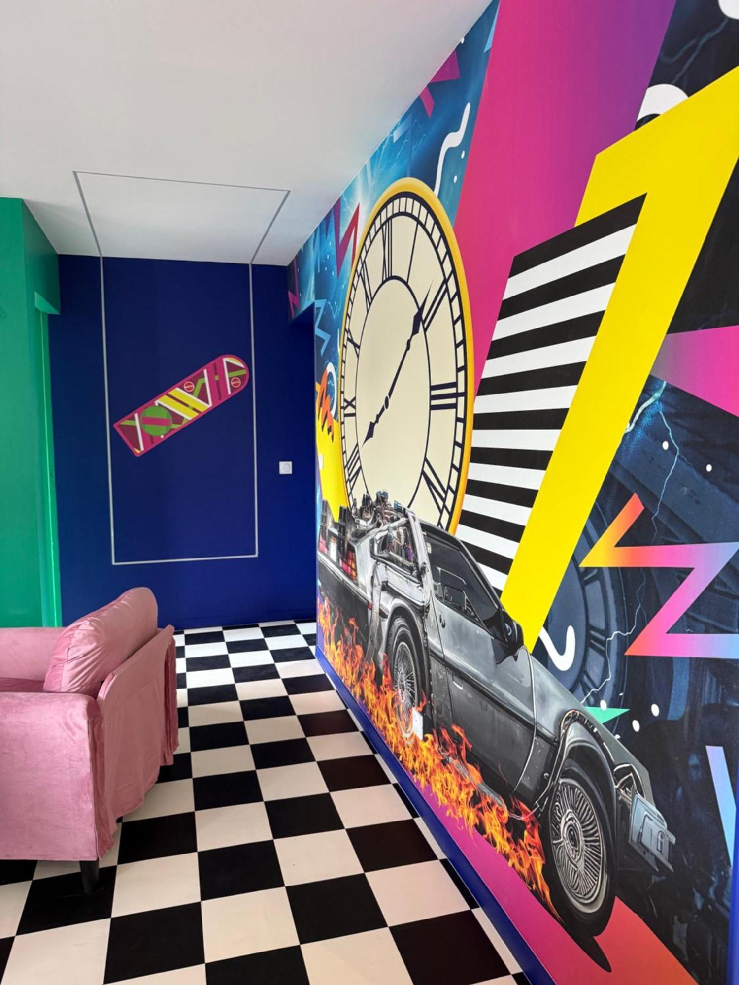 Capsule Retour Vers Le Futur Maubeuge Exterior foto