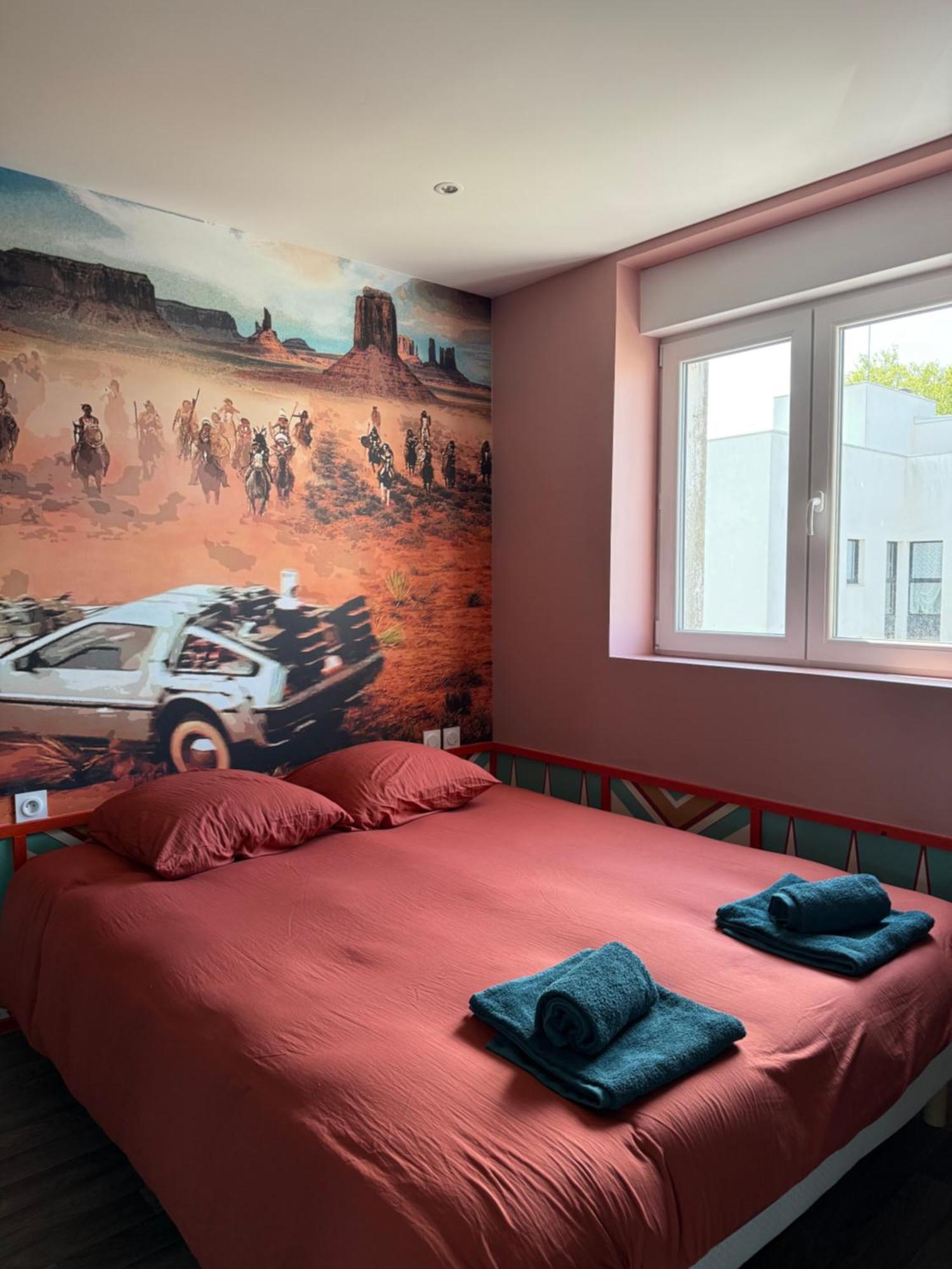 Capsule Retour Vers Le Futur Maubeuge Exterior foto